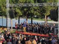 Akhisar Bahçeşehir Koleji öğrencileri Dünya Zeytin Gününde sahne aldı