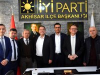 İYİ Parti İlçe teşkilatı Meclis üyelerini tanıttı