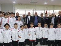 Belediye Başkanı Besim Dutlulu, Yıldırımspor kulübünü konuk etti