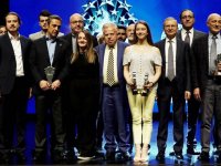 Akhisar’ın altın kızı Ayşe Begüm Onbaşı, Yılın Sporcusu ödülüne layık görüldü