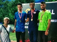 Bursa’da düzenlenen atletizm yarışmasından gümüş madalya ile döndüler