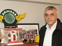 Akhisarspor Başkanı Eryüksel, transfer yasağı haberini yalanladı