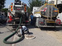 Akhisar’da ana kanalizasyon hatlarında temizlik çalışması tamamlandı