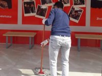 Akhisar Belediyesi, servis bekleme noktaları dezenfekte edildi