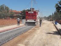 Akhisar Belediyesi bir haftada 16 bin metrekare sathi kaplama yaptı
