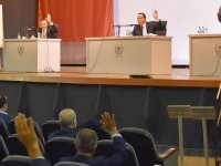 Akhisar Belediye Meclisi’nden esnafa tam destek
