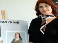 Pınar Dalca, “Mavi Kanat” Fantastik Roman kitabını imza gününde tanıttı