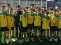 Ali Şefik Ortaokulu futbolda Manisa ikincisi oldu