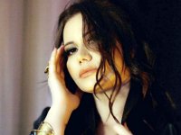 Akhisarlı Yeliz Akyol, ilk şarkısını 12 Mayıs’ta çıkardı