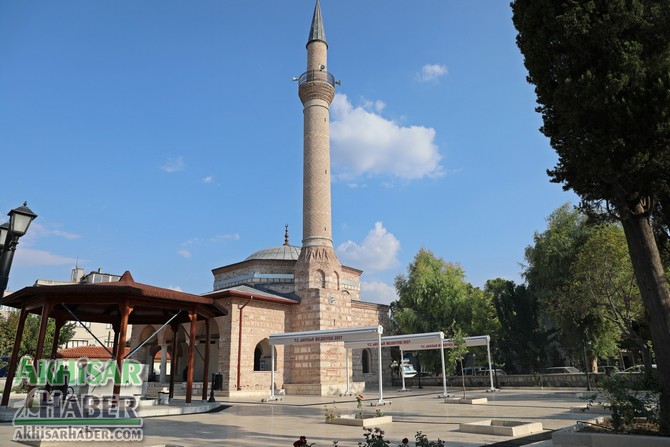 akhisar-belediyesi’nden-tarihi-camiye-tente-destegi-(7).jpg