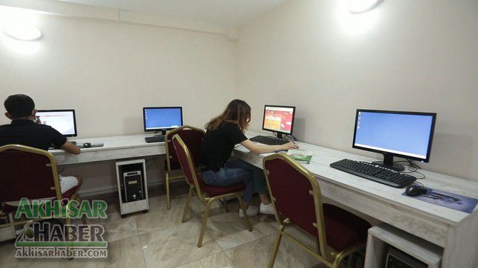 akhisar-belediyesi,-ogrencilerin-uzaktan-egitimi-icin-ucretsiz-internet-hizmeti-verecek-(3).jpg
