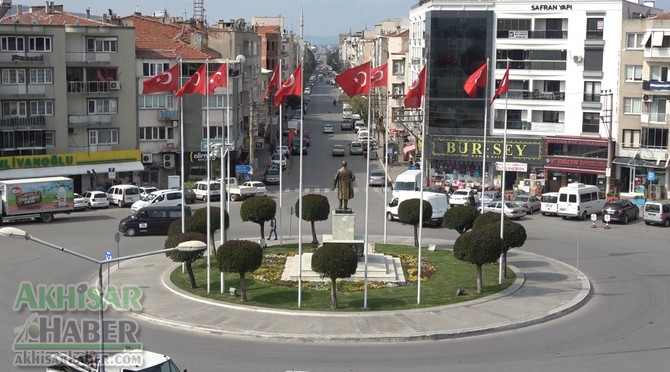 akhisar-belediyesinden-sarkili-evde-kal-cagrisi-(2).jpg