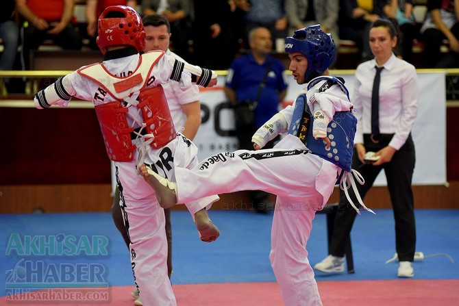 akhisarli-para-taekwondocusu-eray,-turkiye-birincisi-oldu-(4).jpg