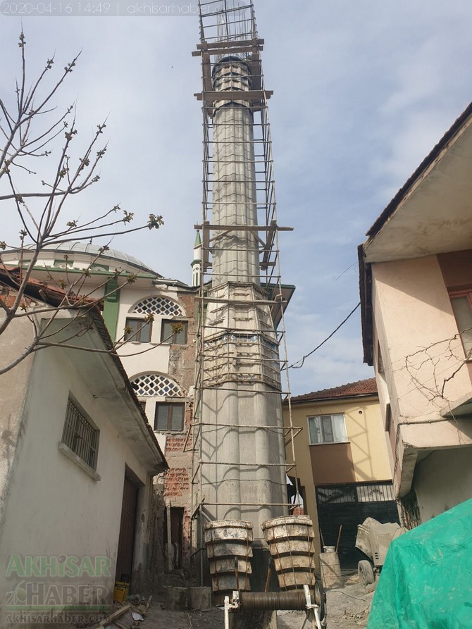 baskan-ergun-talimati-verdi,-alifaki-camii’nin-minaresi-yenileniyor-(2).jpg