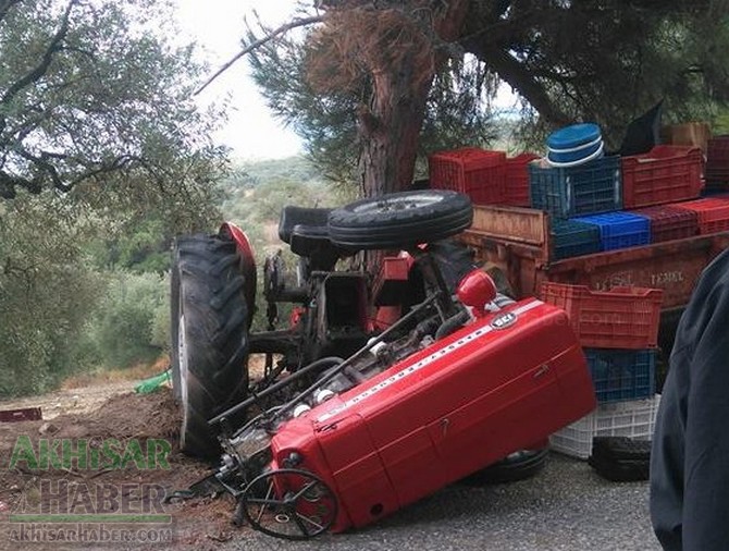 traktor-ile-otomobil-carpisti-4-yarali-(2).jpg