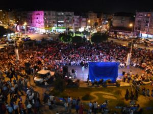 Akhisar’da demokrasi nöbeti 27. gününde sona erdi