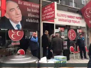 MHP Akhisar İlçe Teşkilatı Başbuğ Alparslan Türkeş’i ölüm yıldönümünün 20.yılında andı