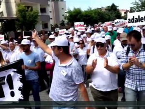 İzmir’den İstanbul’a Adalet yürüyüşü yapan İzmir CHP İl Örgütü Akhisar’da yürüdü