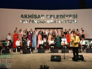 Akhisar Musiki Derneği'nin yaz konseri mest etti