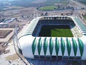 Spor Toto Akhisar Belediye Stadyumunda hibrit çim dikimi