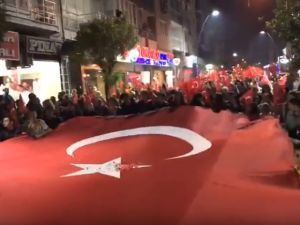 Akhisar Cumhuriyet Bayramının 94 yıl fener alayı