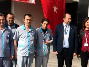 Akhisar’da hastane çalışanlarından Zeytin Dalı Harekatı Şehitleri için lokma hayrı