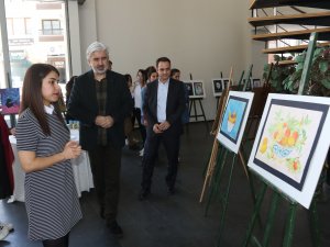 Akhisar Belediyesi Sanat Atölyesi Çocuk ve Genç Resim sergisi açıldı