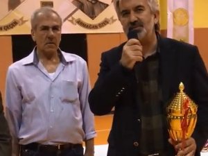 Hüseyin Çeçen ve Armağan Özeş Futsal turnuvasında şampiyon 1970 Akigo takımı oldu