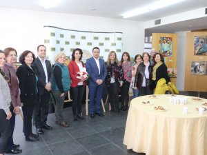 Akhisar Belediyesi Sanat Atölyesi Kelebek etkisi isimli resim sergisi açıldı