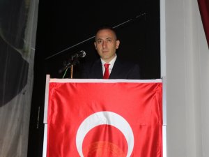 Akhisar Cumhuriyet Başsavcısı Mustafa Akbulut, 18 Mart Şehitler Günü programı okuduğu şiir