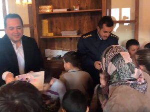 Akhisar Belediyesi Zeynelzade çocuk kütüphanesi yeniden hizmete açıldı
