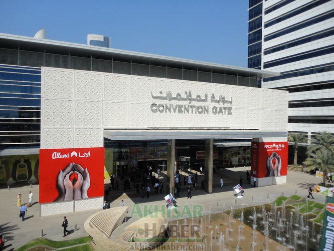 Akhisar Ticaret Borsası İle Akhisar  Ticaret Ve Sanayi Odası Üyeleriyle Birlikte Dubai Gulfood Fuarını Ziyaret Etti