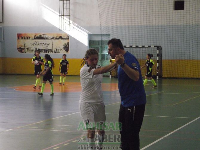 Z.Gülin Öngör Kız Meslek Lisesi Futsal’da Türkiye 8.si Oldu