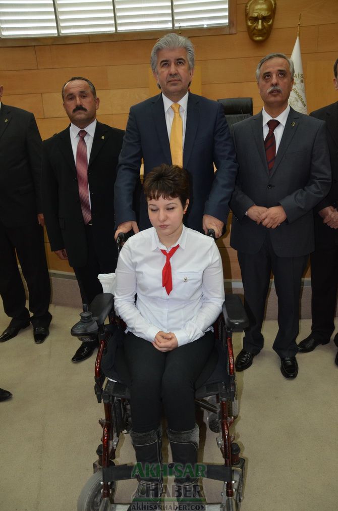 Akhisar Belediye Meclis Üyesi Adaylığında İlk Engelli Bayan Ak Parti’den Çıktı