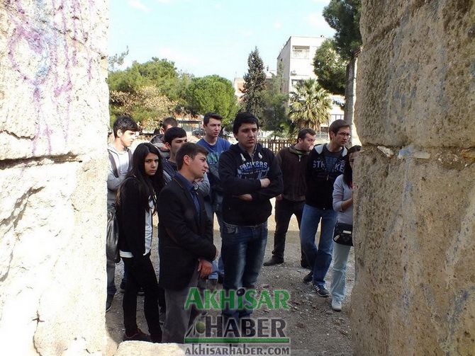 ADD Gençlik Kollarından Tepe Mezarlığına Ziyaret