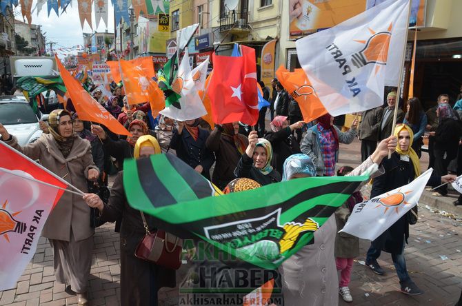 AK Parti Yürüyüş Konvoyu Yaptı