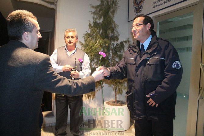 Akhisar Balıkesirliler Derneği Şehit Polisleri Unutmadı