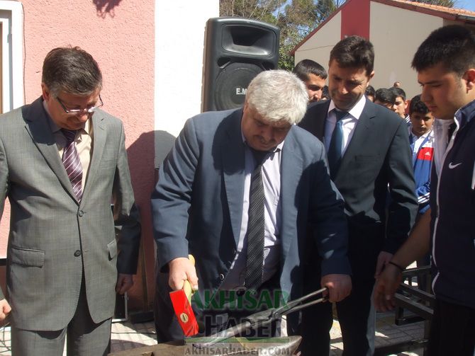 Akhisar Kayhan Ergun Teknik Ve Endüstri Merslek Lisesi Nevruz Bayramını Kutladı