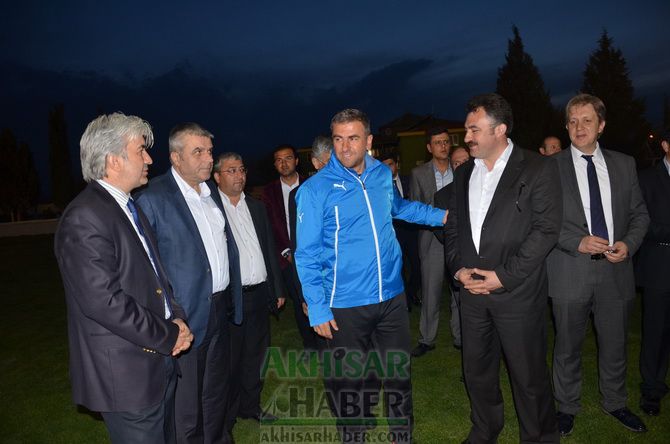 AK Parti Başkan Adayı Salih Hızlı’dan Akhisarspor Ziyareti
