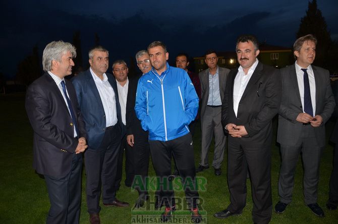 AK Parti Başkan Adayı Salih Hızlı’dan Akhisarspor Ziyareti