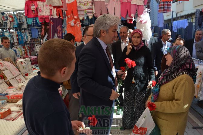 AK Parti Başkan Adayı Salih Hızlı; Çarşamba Pazarı Esnafını Ziyaret Etti
