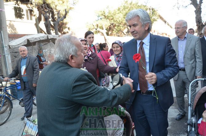 AK Parti Başkan Adayı Salih Hızlı; Çarşamba Pazarı Esnafını Ziyaret Etti