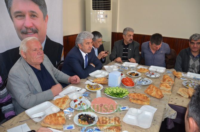 AK Parti Başkan Adayı Salih Hızlı; Kethüda Esnafı ile Kahvaltıda Buluştu