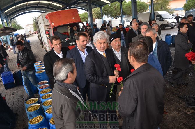 AK Parti Başkan Adayı Salih Hızlı; Zeytin Borsasını Ziyaret Etti