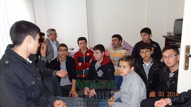 Akhisar Anadolu İmam Hatip Lisesi Şehidini Unutmadı