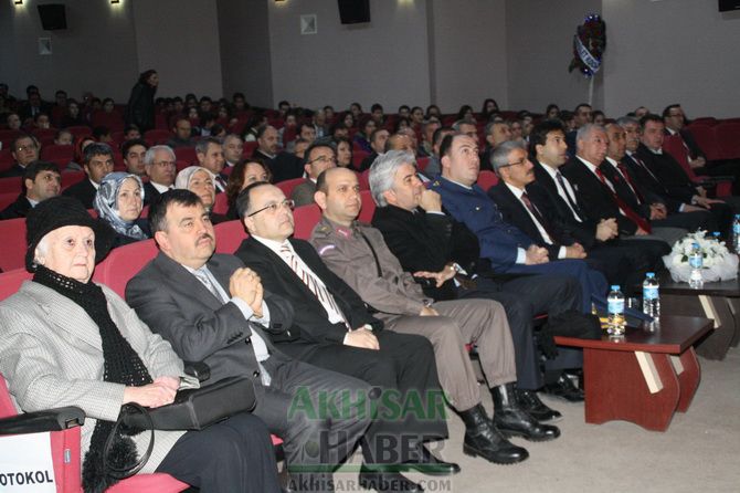 Akhisar’da İstiklal Marşının Kabulünün 93. Yılı Kutlandı