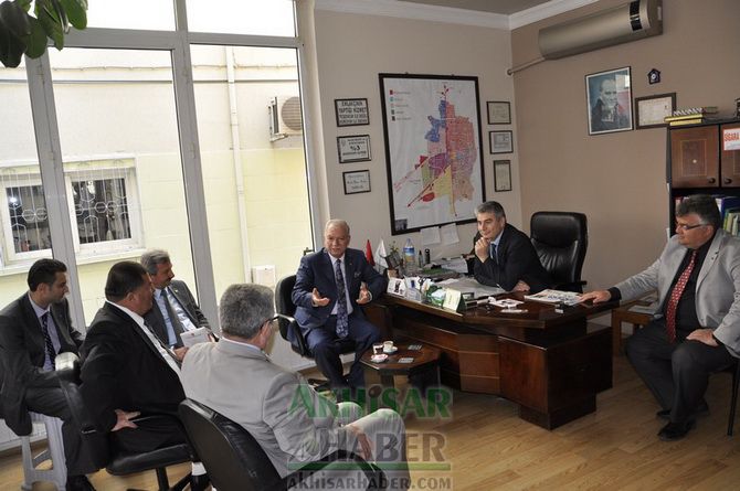 MHP Başkan Adayı Mansur Onay; Esnaf Ziyaretlerinde Hız Kesmiyor