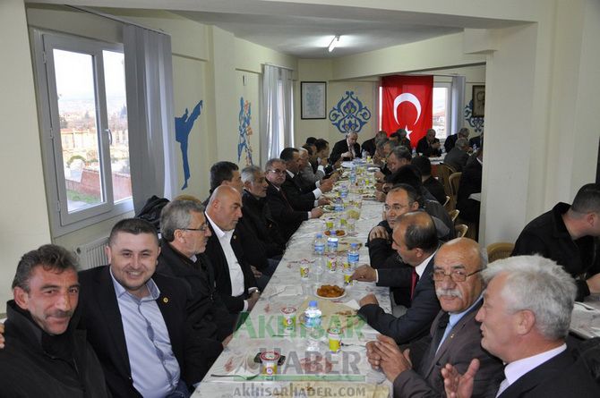 Dadaşlardan MHP’ye Cağ Kebabı Ziyafeti
