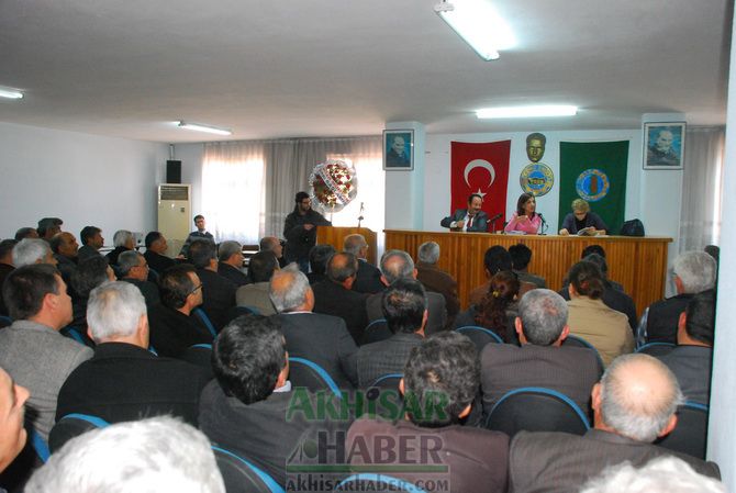 İlçe Seçim Kurulu Başkanı Arzu Özkan Şahiner, Muhtarları Bilgilendirdi