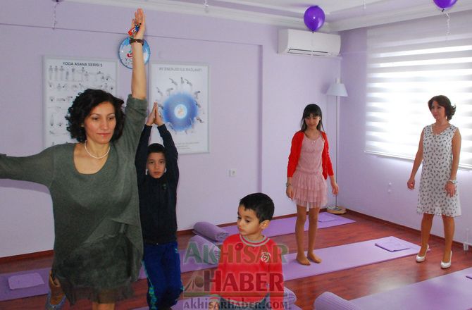 Yoga Academy Merkezi, Akhisarlıların Hizmetine Girdi
